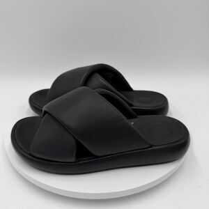 FitFlop iQushion D-luxe Padded Size 8 EU 39 Black Leather Criss Cross Sandals